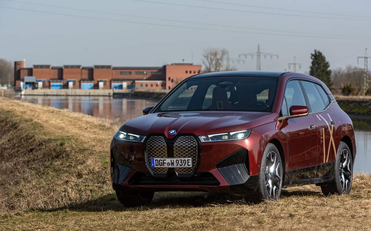 Cover Image for BMW setzt in der Produktion auf regional und vor Ort erzeugten Ökostrom