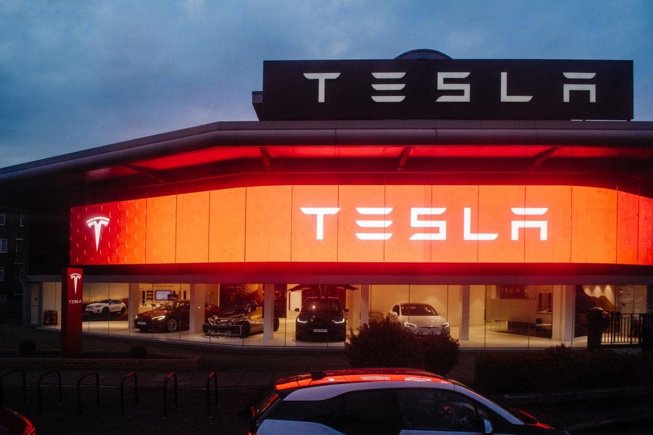 Cover Image for Tesla peilt weiterhin den Juli für den Produktionsstart in Grünheide an
