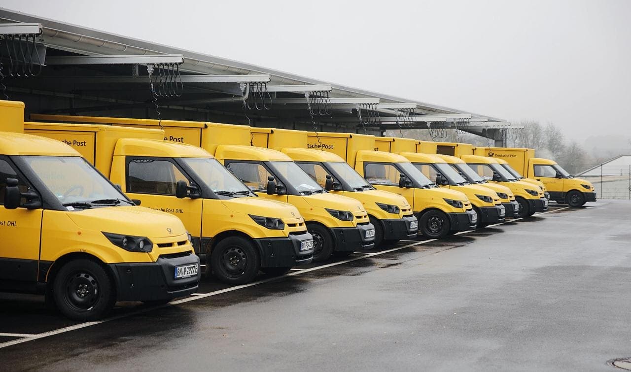 Cover Image for Deutsche Post DHL plant mit mehr als 80.000 E-Fahrzeuge bis Ende 2030
