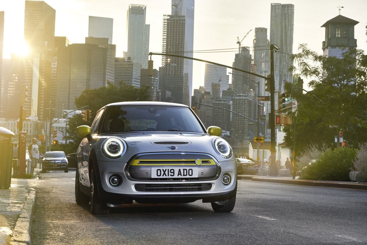 Cover Image for The Italian Job: 2003 waren bereits erste E-Minis in Los Angeles unterwegs