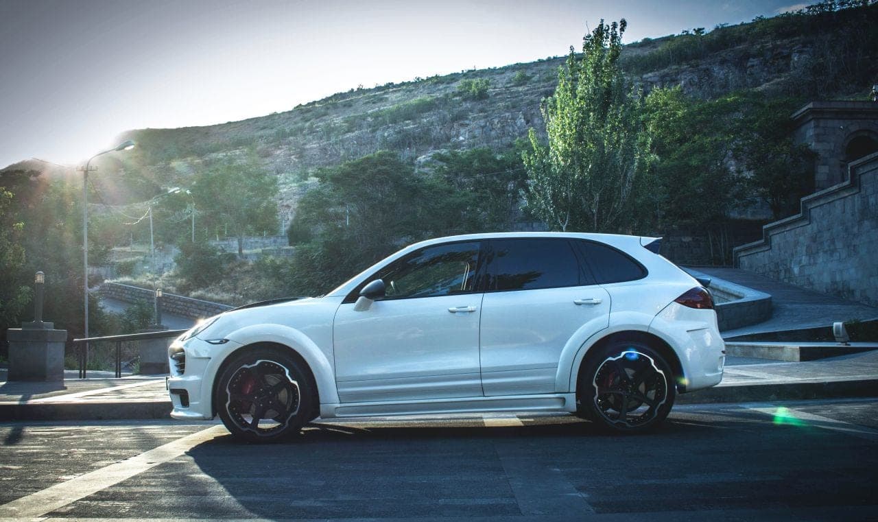 Cover Image for Porsche: Nach dem Macan folgt (wahrscheinlich) ein vollelektrischer Cayenne