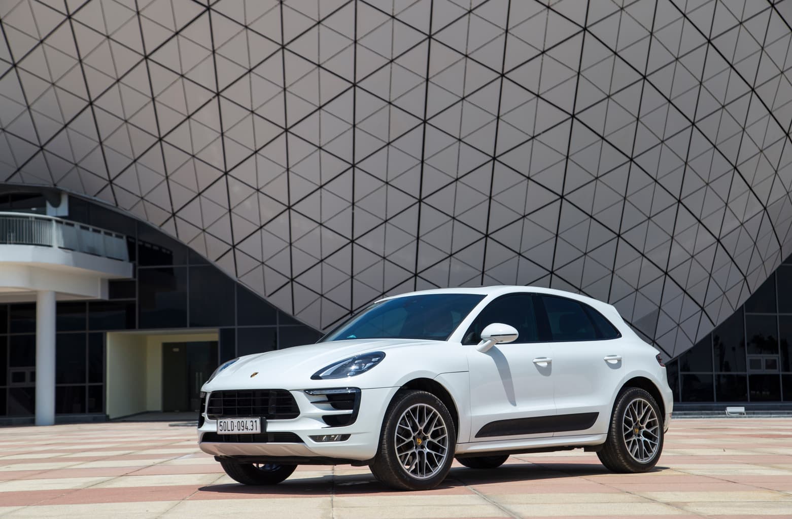 Cover Image for Porsche setzt nur bedingt auf Plattform-Strategie des VW-Konzerns