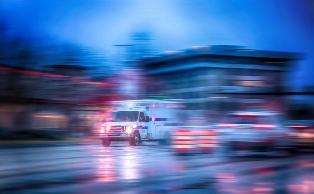 Cover Image for E-Ambulanz aus ausgedienten Fahrzeugen mit Akku & Brennstoffzelle