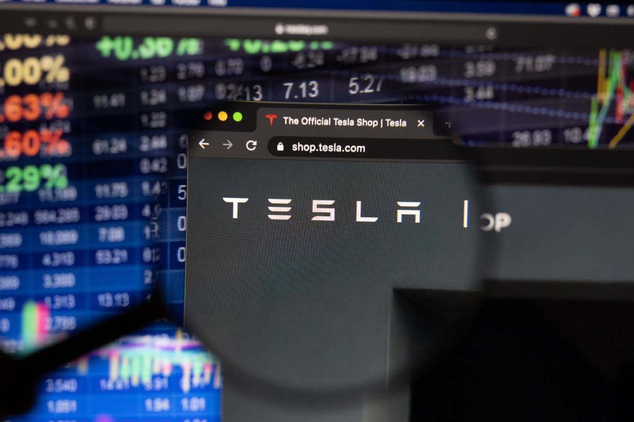 Cover Image for Tesla auf dem Weg zum größten Unternehmen der Welt