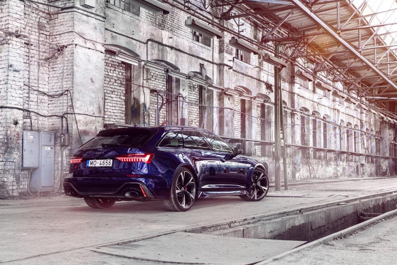 Cover Image for Audi lässt Verbrenner ab 2026 auslaufen