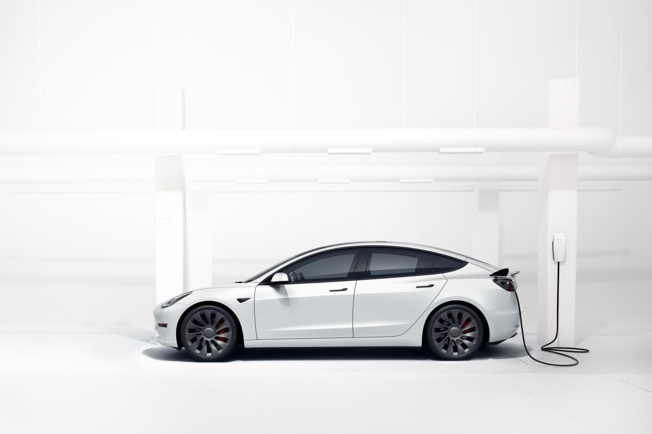 Cover Image for Fleetpool bestellt Teslas für 50 Millionen Euro