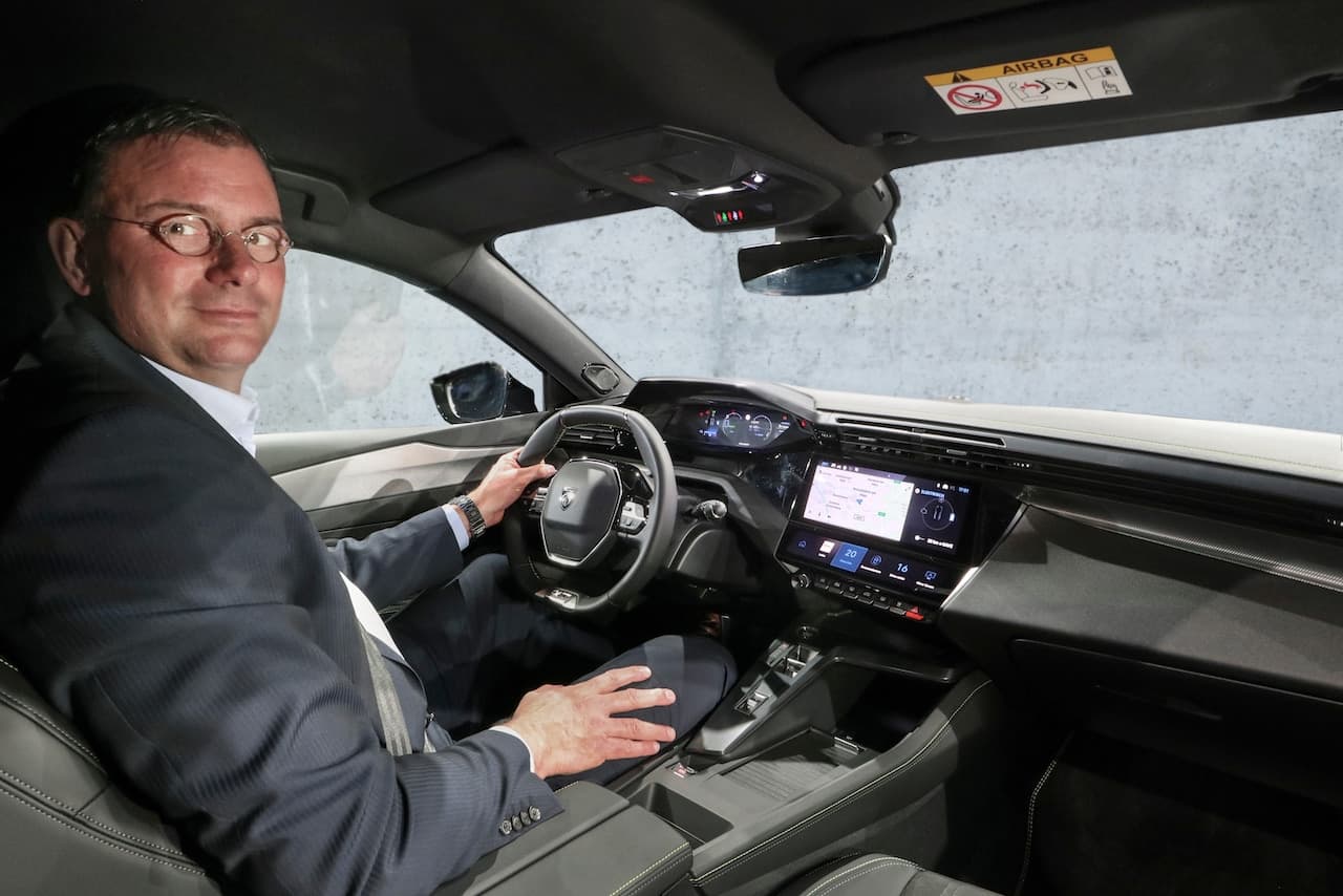 Cover Image for Peugeot: „Bis 2025 werden wir unsere Modellpalette zu 100 Prozent elektrifiziert anbieten“