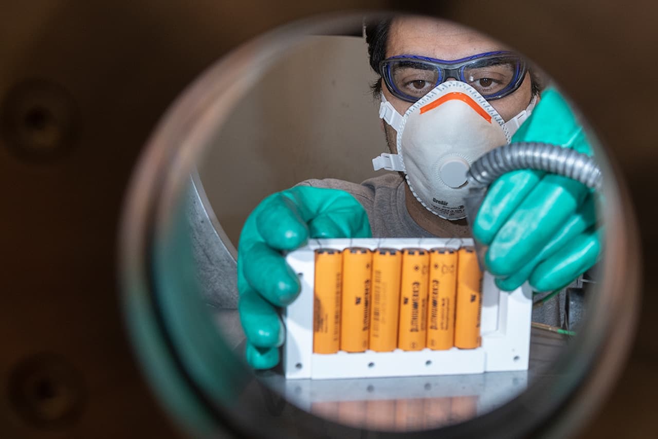 Cover Image for Sicherheit und Nachhaltigkeit im Fokus: BAM eröffnet neues Batterietestzentrum