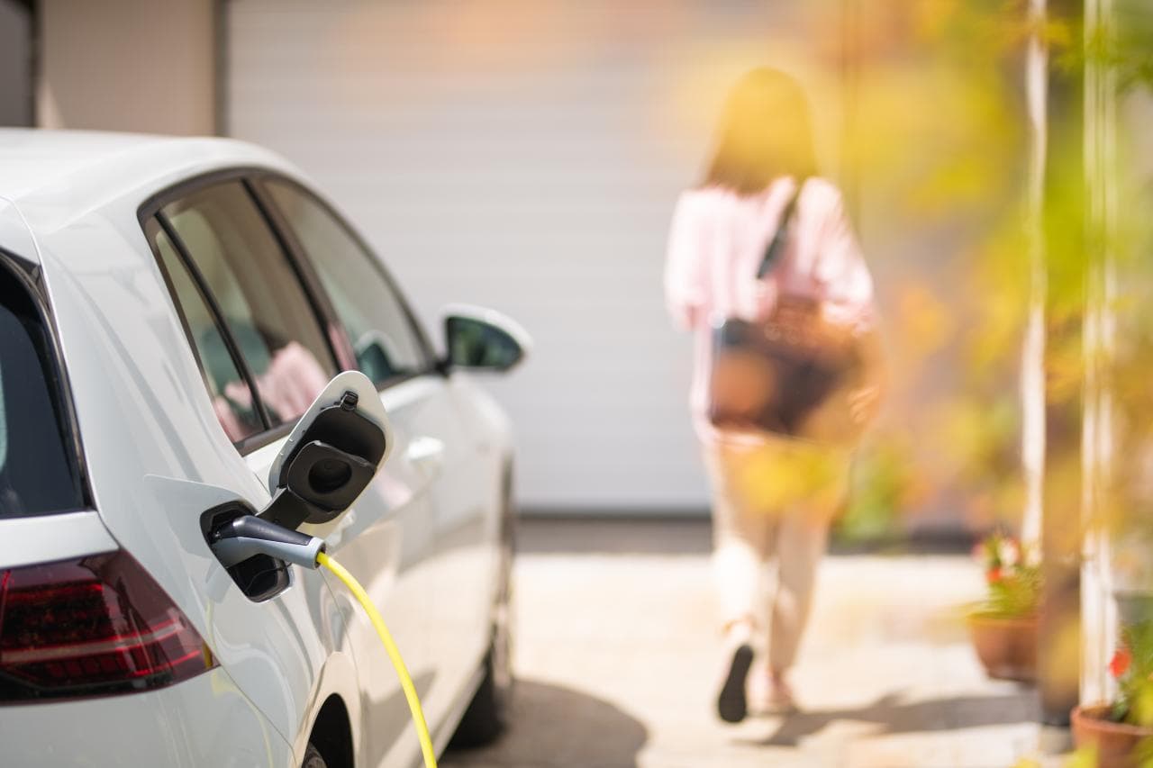 Cover Image for Speicher ermöglichen mehr als 80 Prozent eigenen Solarstrom im E-Auto