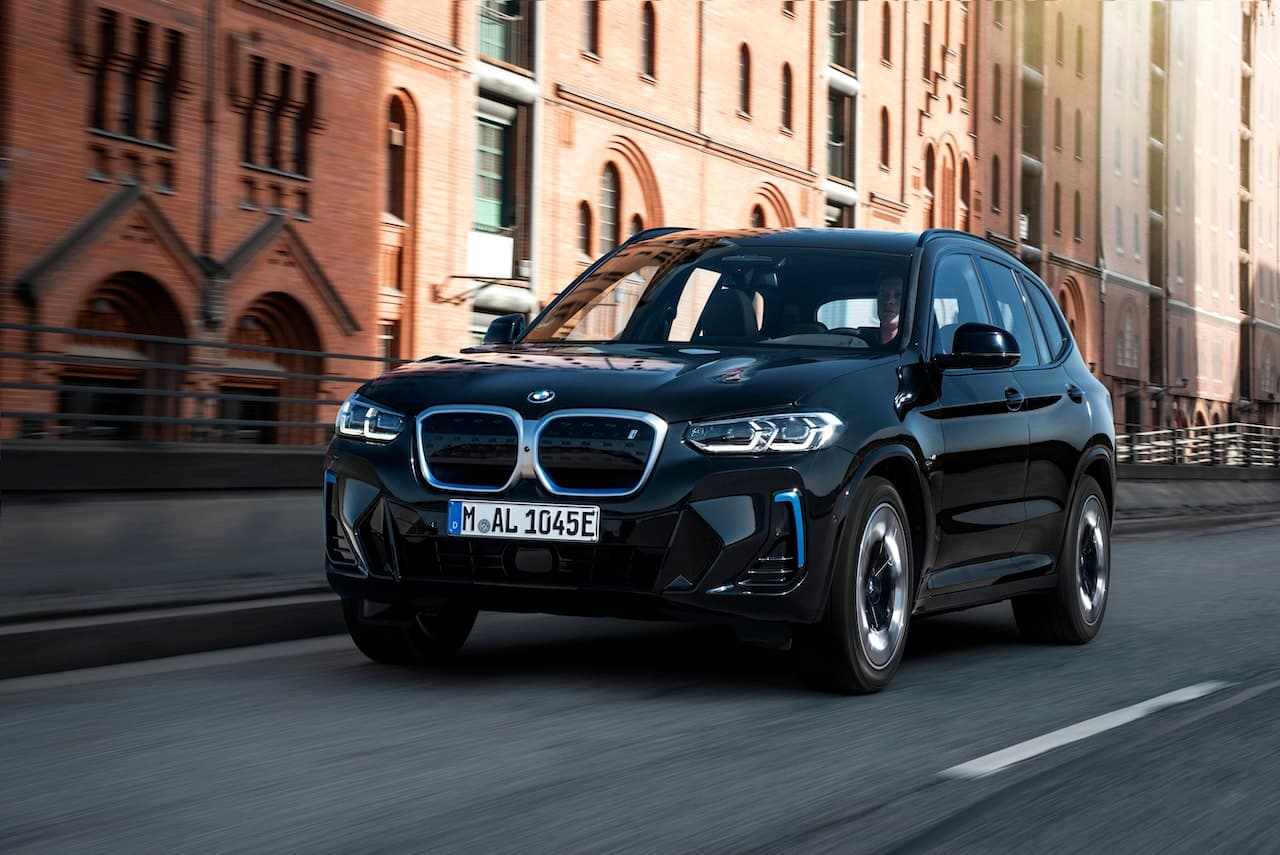 Cover Image for Batteriewärmemanagement und Sonderedition: BMW frischt iX3 und i3 auf