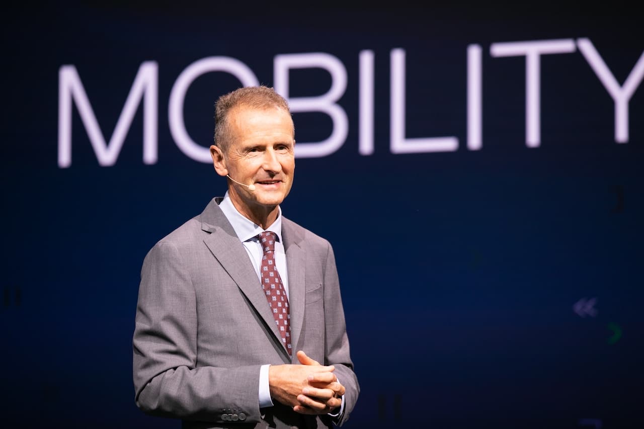 Cover Image for VW-Chef Herbert Diess: „Verkehr durch grüne Elektrifizierung dekarbonisieren“ 