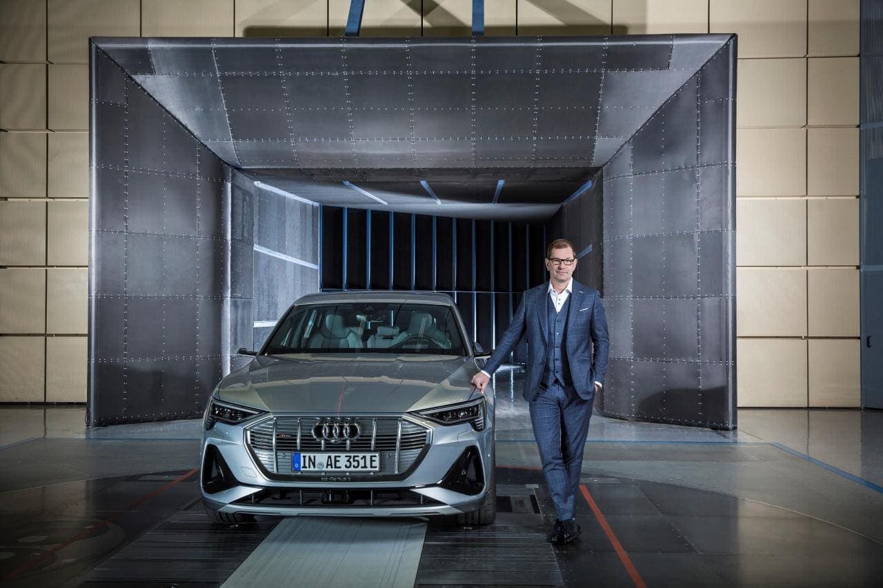 Cover Image for Audi-Chef Duesmann findet Wasserstoff in Pkw „schlicht absurd“