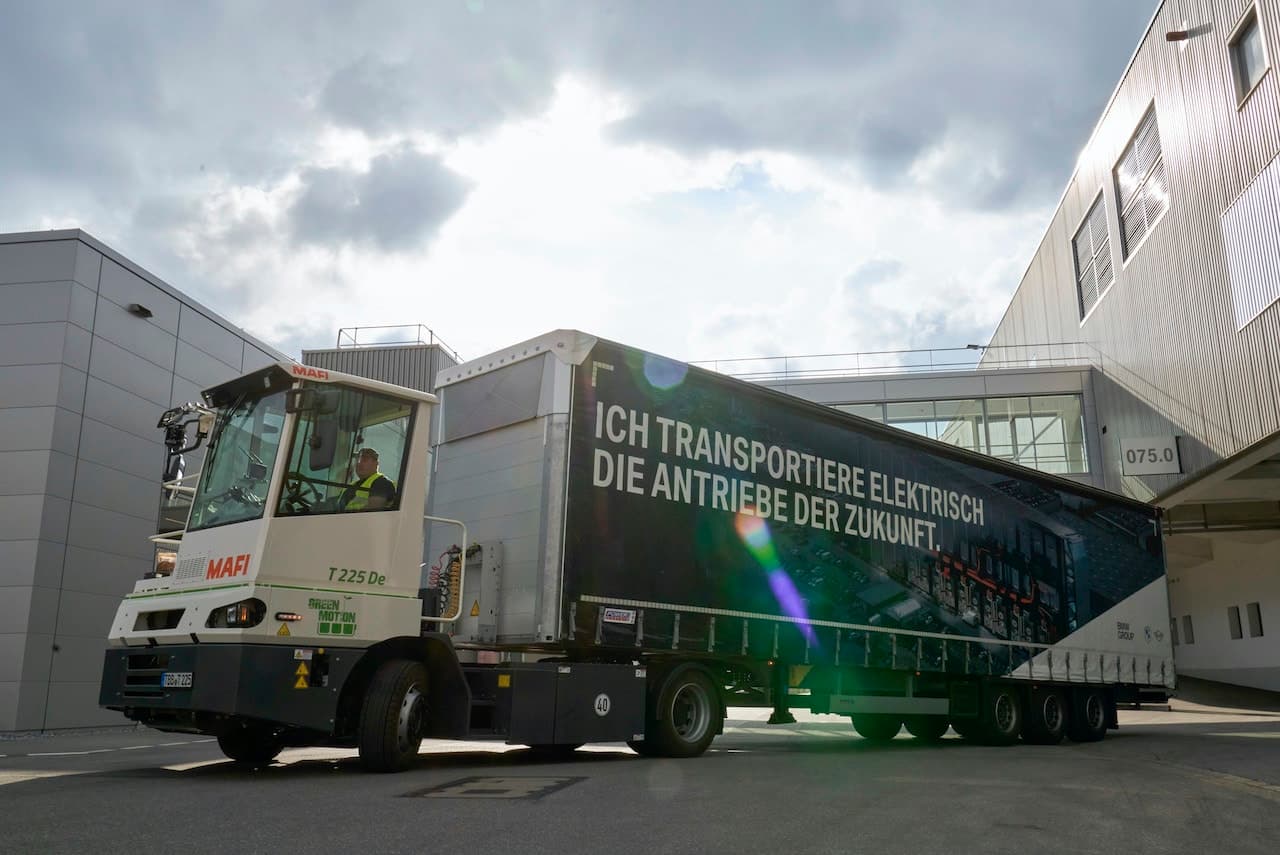 Cover Image for BMW setzt auf Elektro-Lkw im Werksverkehr