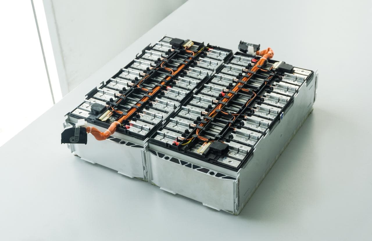 Cover Image for Lithium-Ionen-Akku: Sicherheit geht vor, auch abseits der Straße
