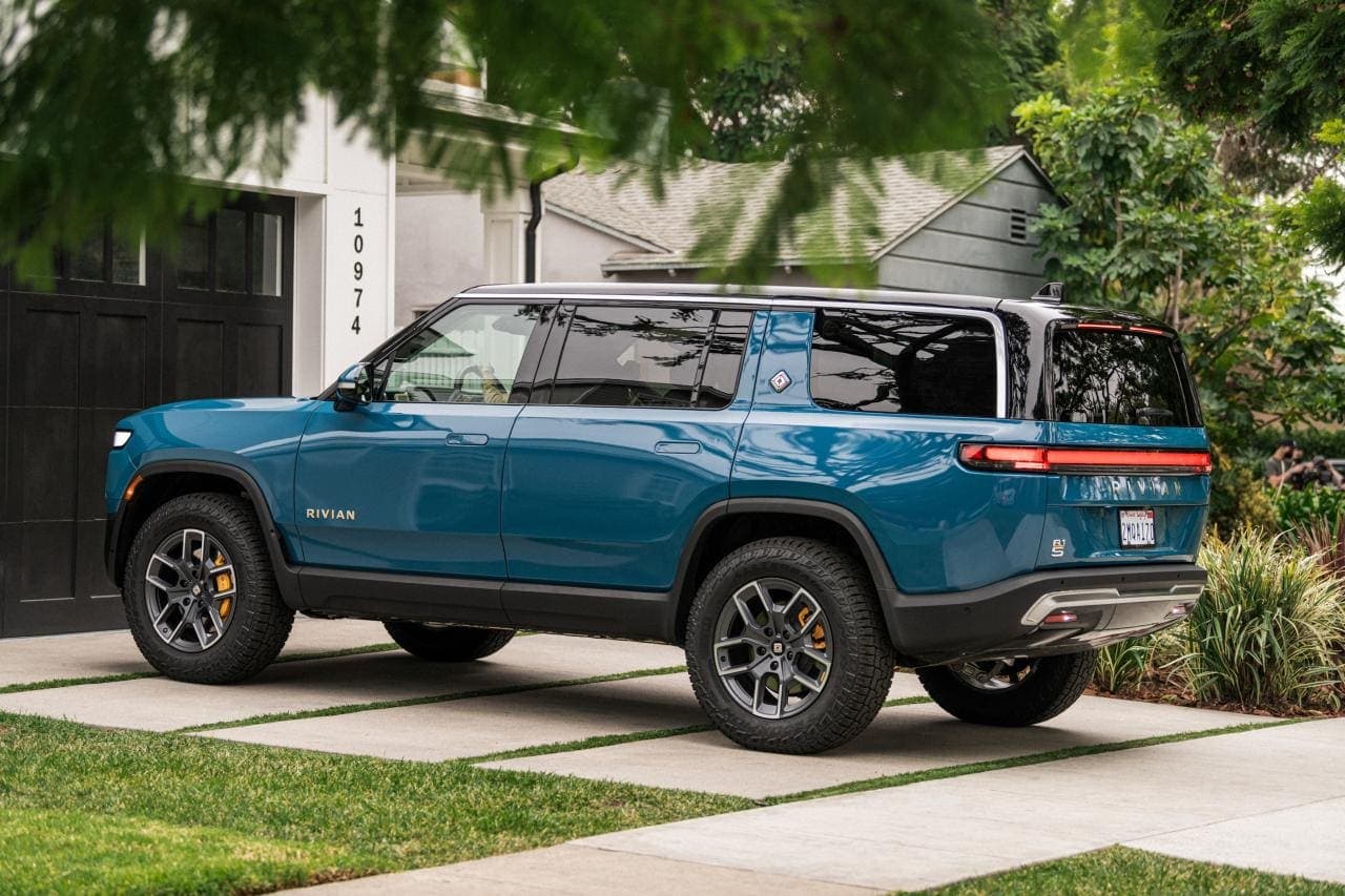 Cover Image for Rivian R1S- und R1T kommen ab März 2022 auf die Straße