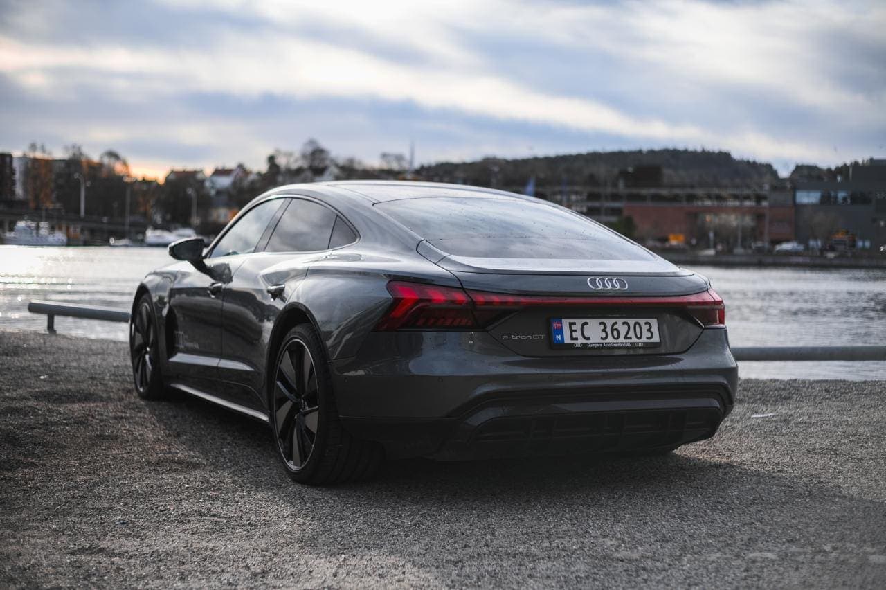 Cover Image for Europa: Jedes zehnte neue Fahrzeug auf der Straße ist ein reines Elektroauto