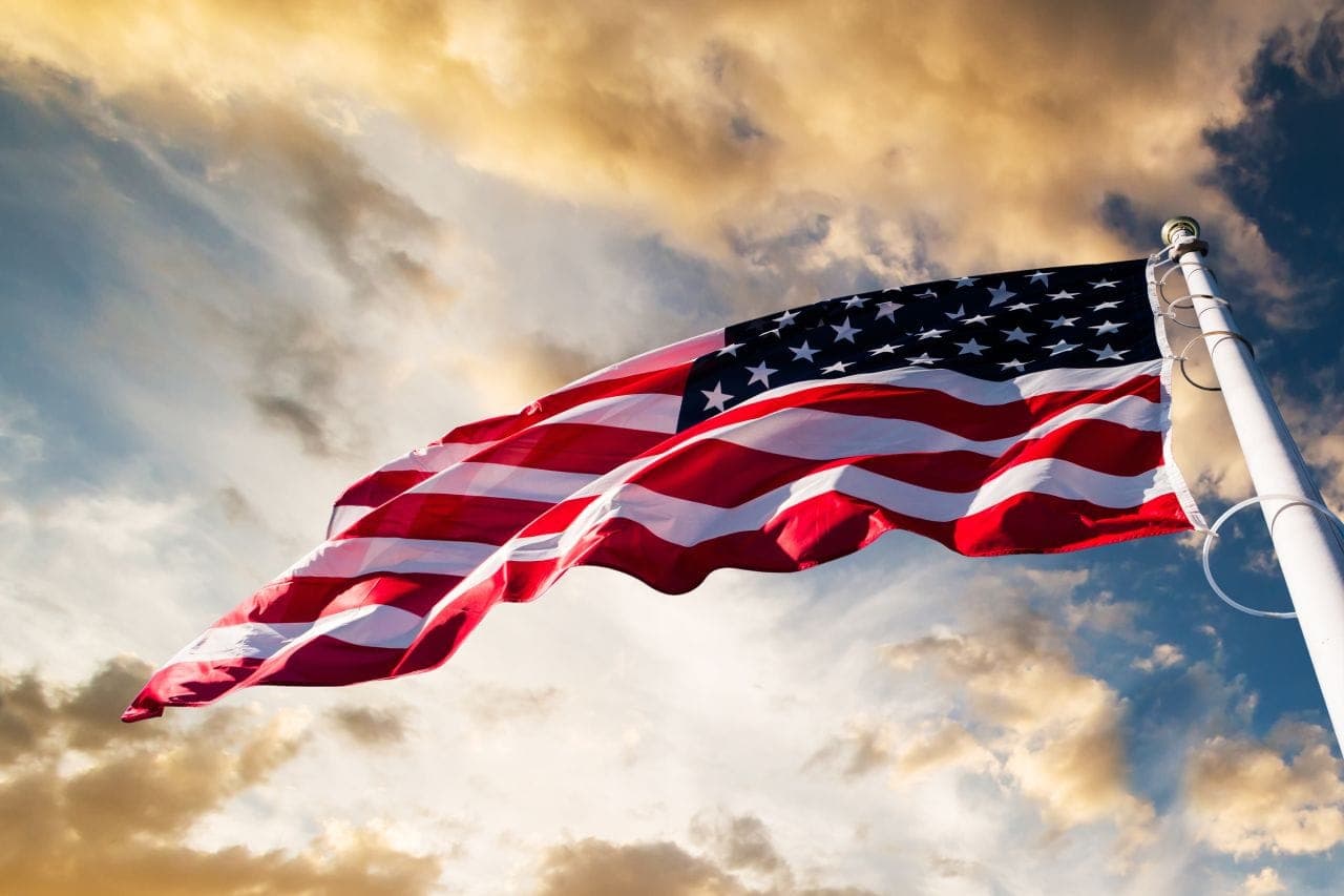 Cover Image for USA: 12.500 US-Dollar E-Autoförderung – allerdings nur für Stromer aus Amerika