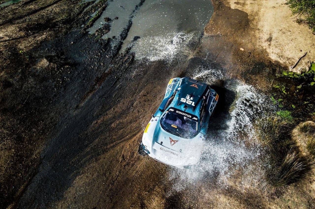 Cover Image for Cupra bleibt der E-Rallye-Serie Extreme E auch 2022 treu
