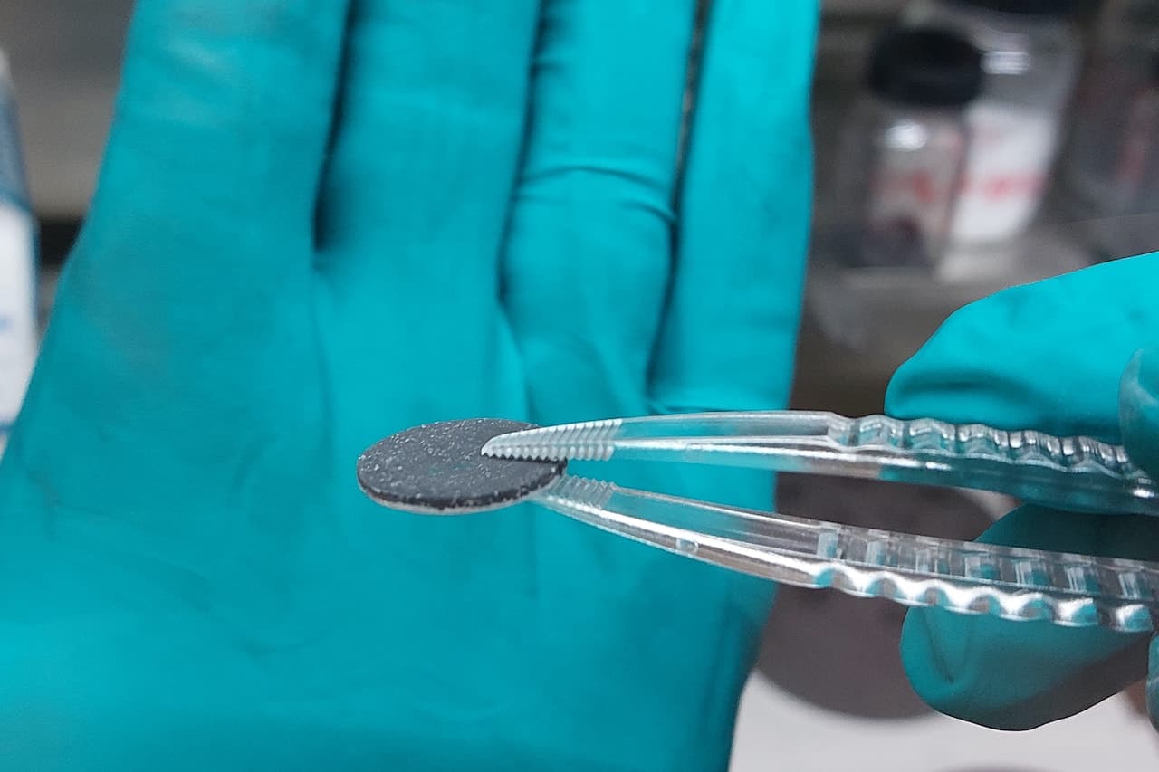 Cover Image for Fraunhofer erforscht Prozesstechnik für Festkörperbatterien