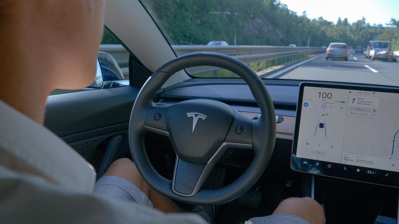 Cover Image for Enthüllung bei Tesla: Video Autonomes Fahren war Fake