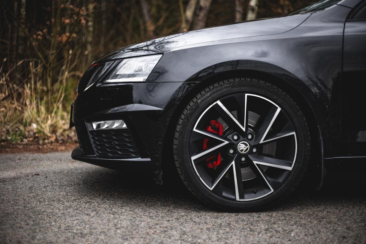 Cover Image for Skoda setzt neben E-SUVs auch auf Elektro-Limousinen und -Kombis