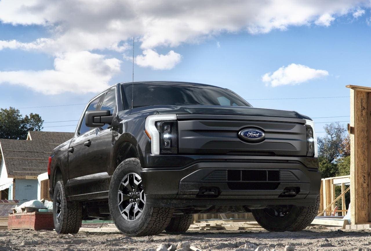 Cover Image for Ford will innerhalb von 22 Monaten über 600.000 E-Autos verkaufen
