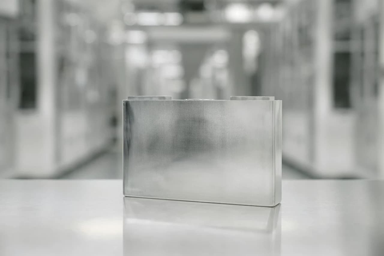 Cover Image for Northvolt startet Serienproduktion komplett europäischer Batteriezellen