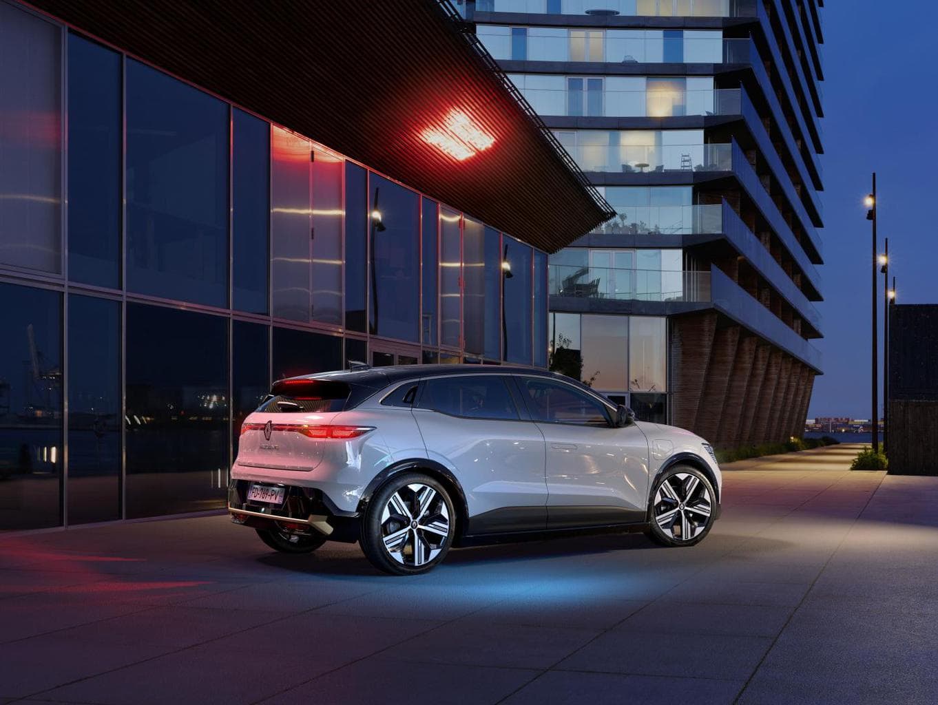 Cover Image for Renault will in Europa bis 2030 vollelektrisch sein