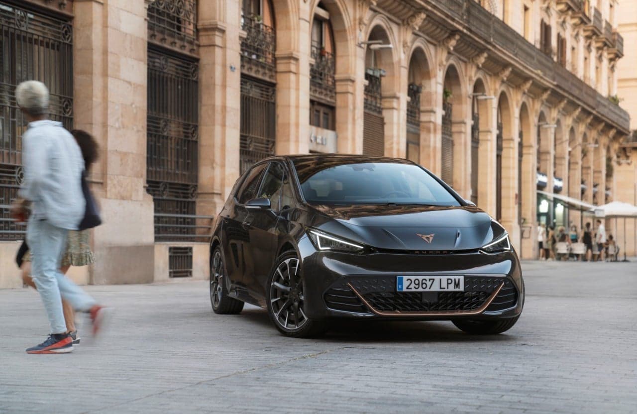 Cover Image for Cupra stattet den Born mit mehr Leistung aus