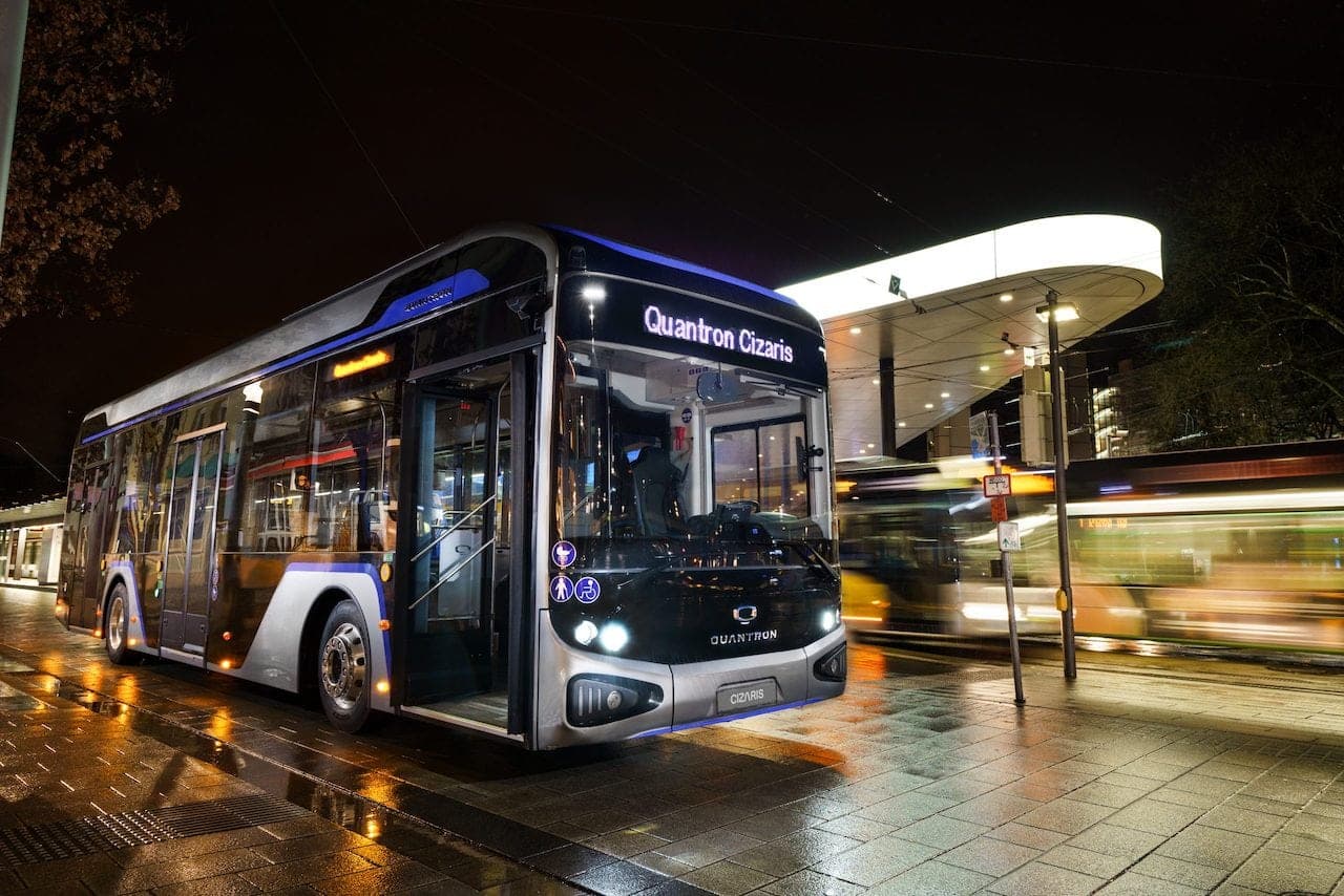 Cover Image for Quantron startet mit dem Elektrobus Cizaris emissionsfrei durch 