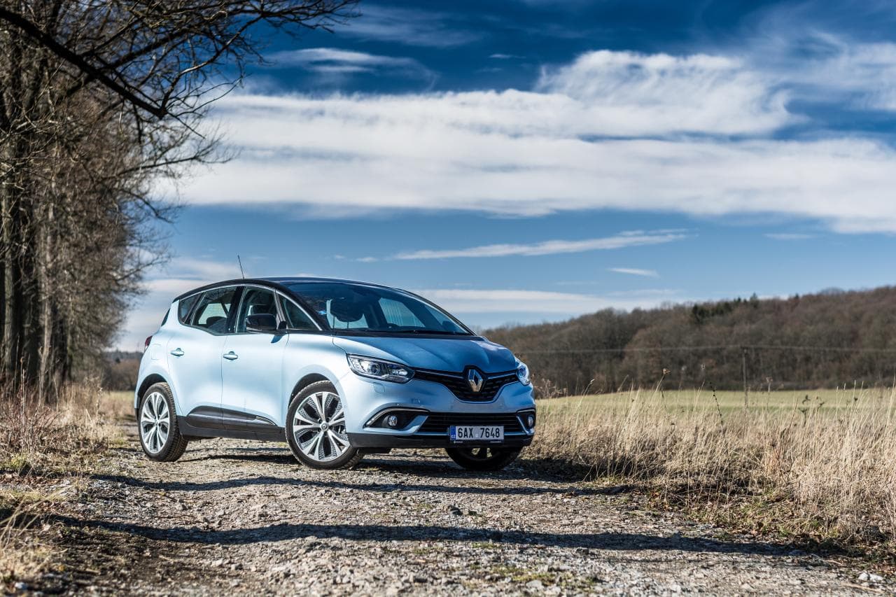 Cover Image for Renault Scenic feiert 2024 seine Rückkehr als E-SUV