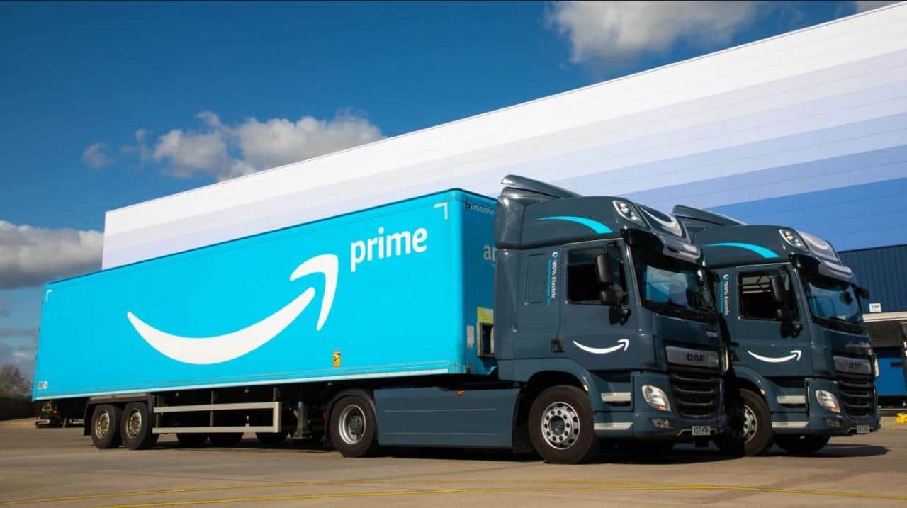 Cover Image for Amazon setzt künftig auf vollelektrische Schwerlast-LKW