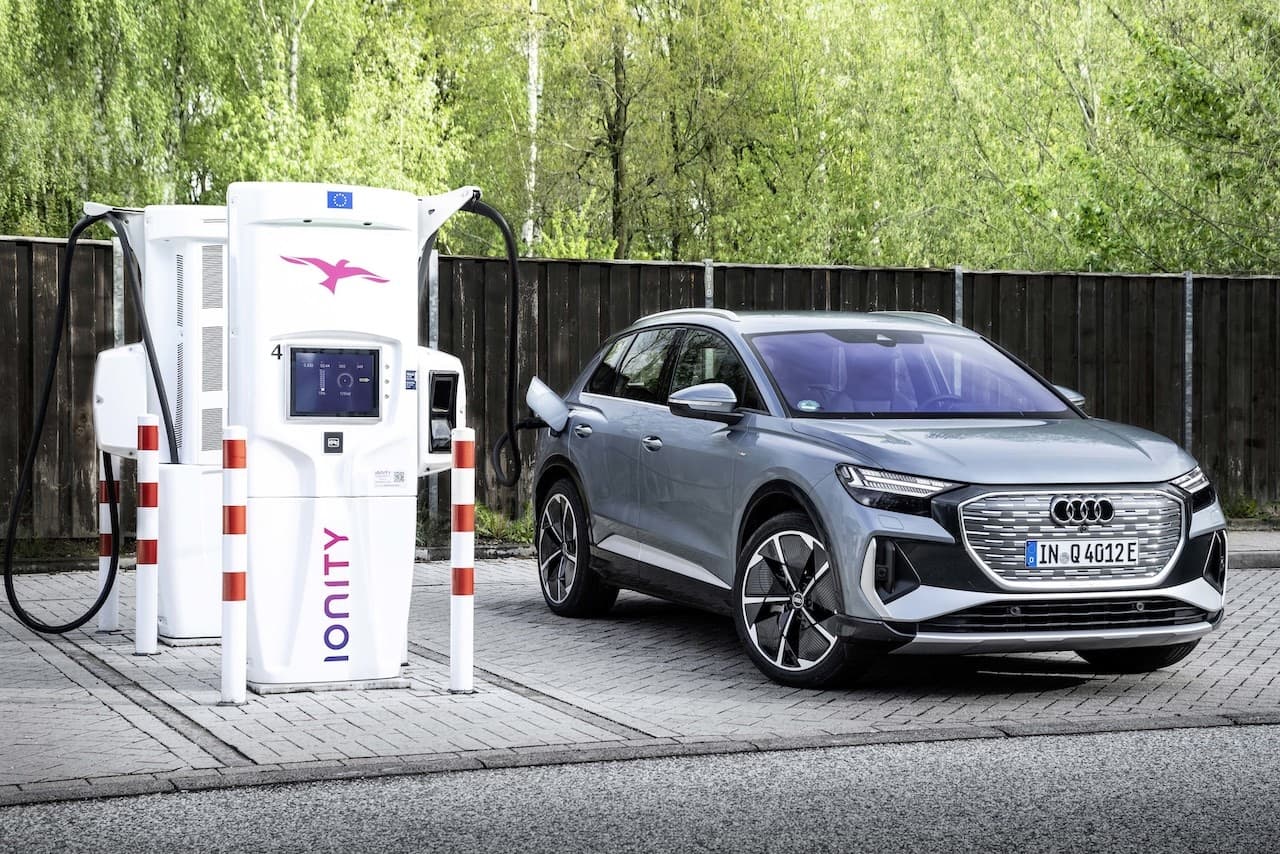 Cover Image for Höhere Ladeleistung und erweiterte Online-Funktionen für den Audi Q4 e-tron