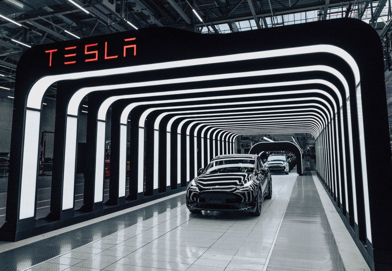 Cover Image for Voller Umstieg auf 4680-Zellen beim Model Y verzögert sich