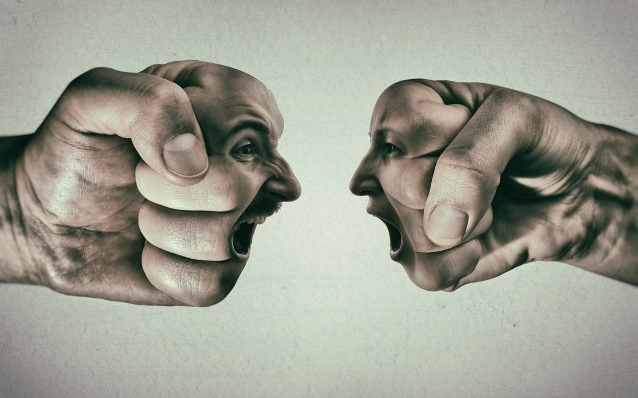 Cover Image for Diskussion: E-Auto laden im öffentlichen Raum – Wohin geht die Reise?