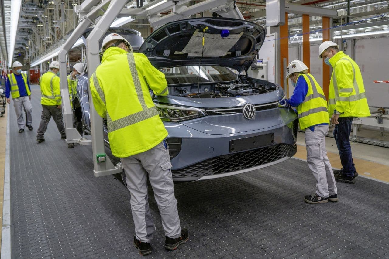 Cover Image for Volkswagen startet in Emden zweite deutsche E-Auto-Fertigung