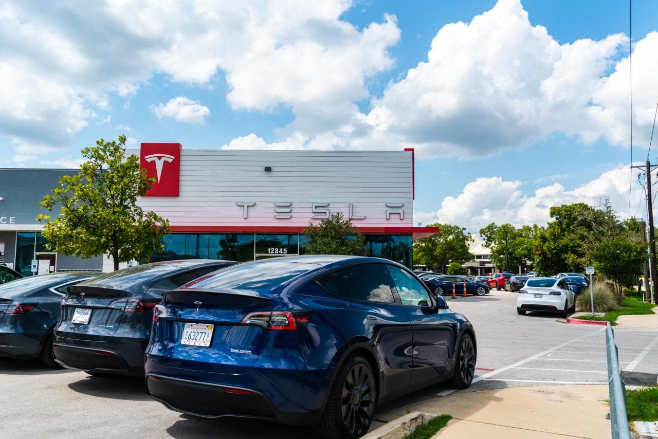 Cover Image for Tesla-Dominanz: Fast jedes fünfte E-Auto ein Tesla in Europa