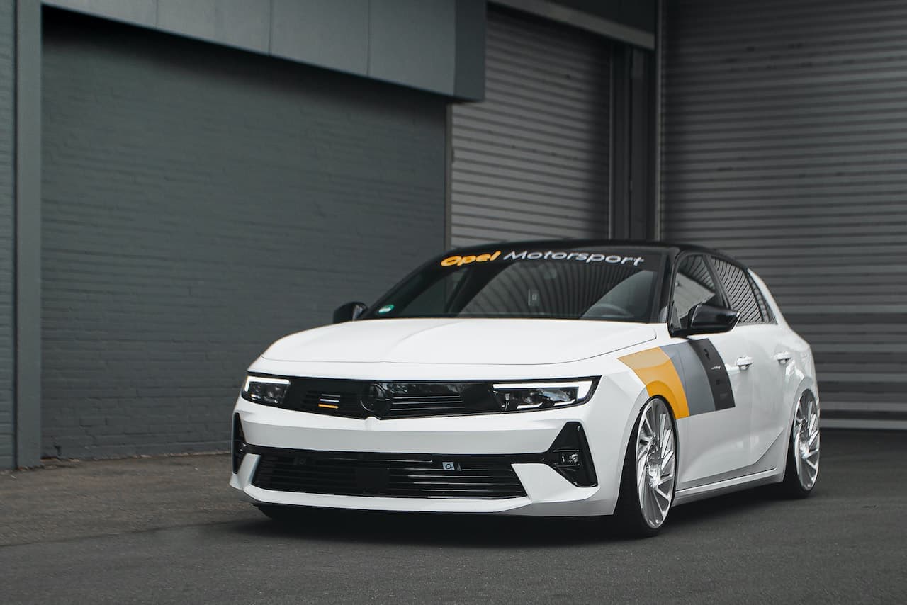 Cover Image for Showcar: Neuer Opel Astra Plug-in-Hybrid im XS-Design