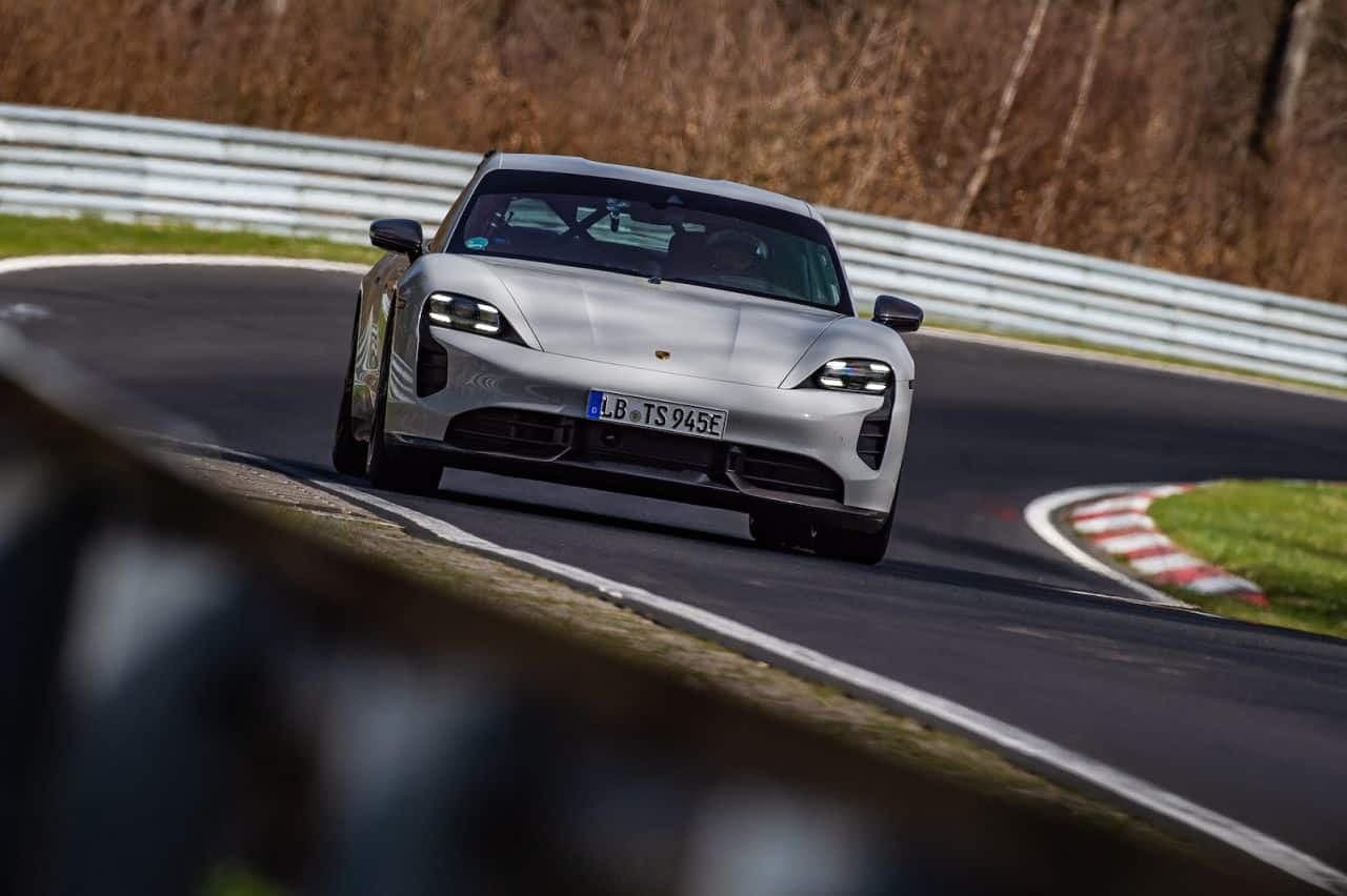 Cover Image for Porsche Taycan Turbo S Performance setzt neue Maßstäbe