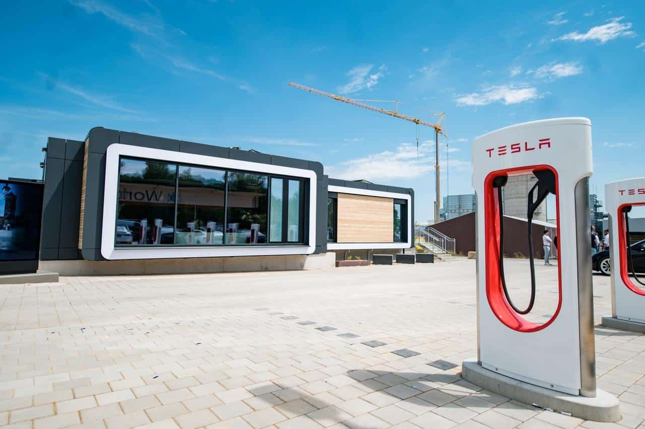 Cover Image for Tesla Supercharging Qubes kommen nach Europa