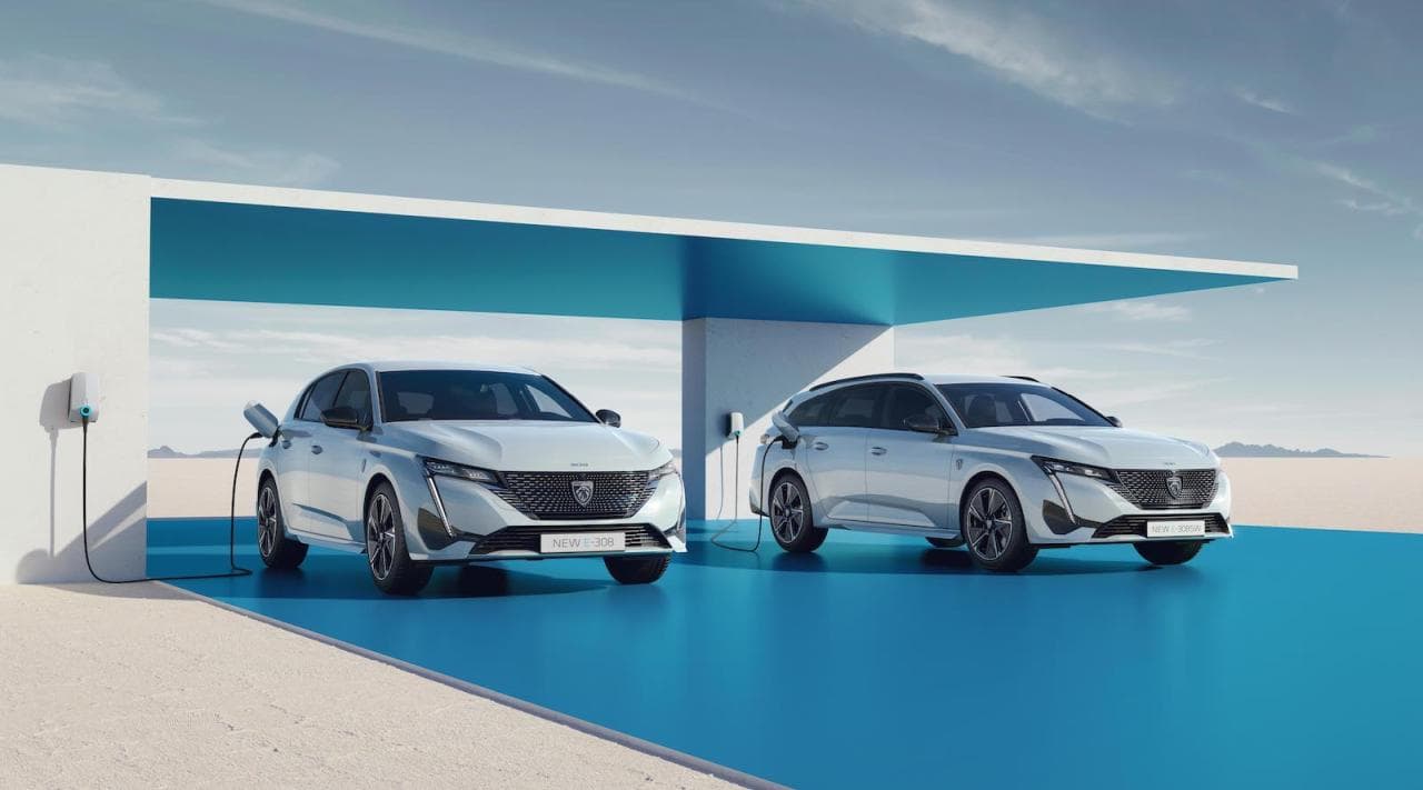 Cover Image for Mitte 2023 kommen Peugeot e-308 und e-308 SW als reines E-Auto