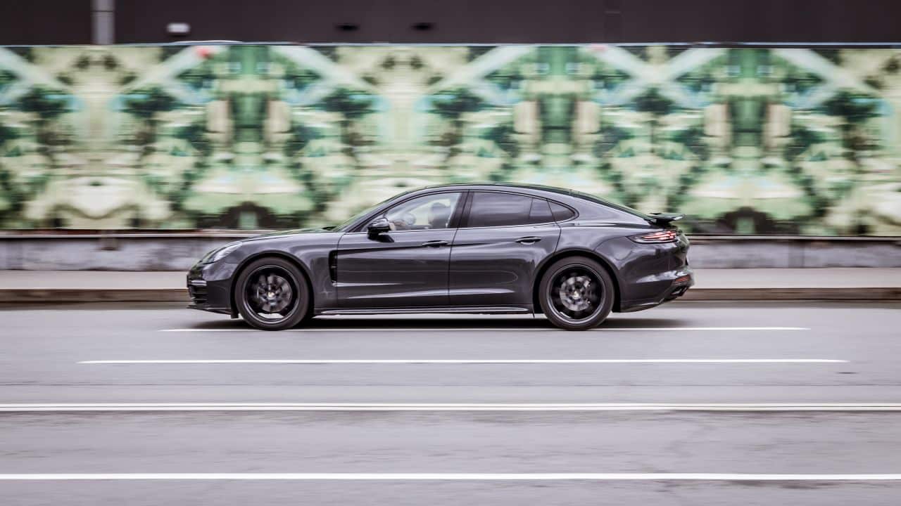 Cover Image for Porsche Elektro-Panamera auf Weg zum „elektrifizierten Luxus“