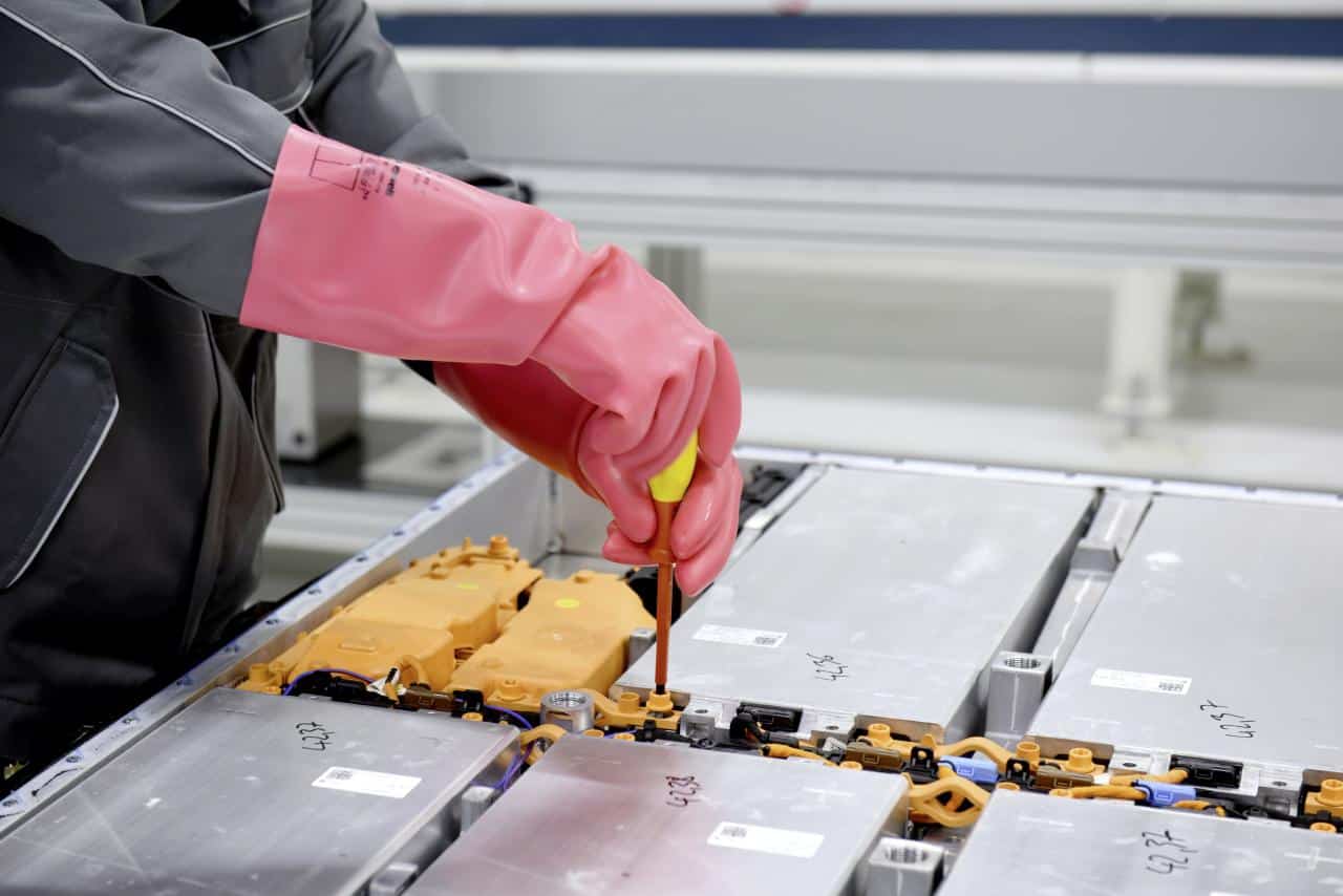Cover Image for VW will mit Quantencomputern die Batterieentwicklung optimieren