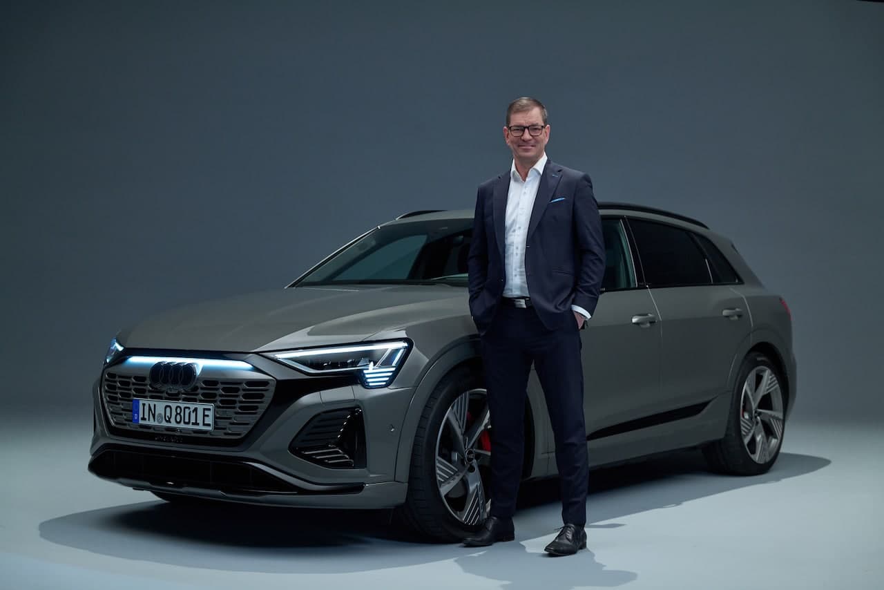Cover Image for Audi-Chef Markus Duesmann verteidigt große SUVs und erntet Kritik