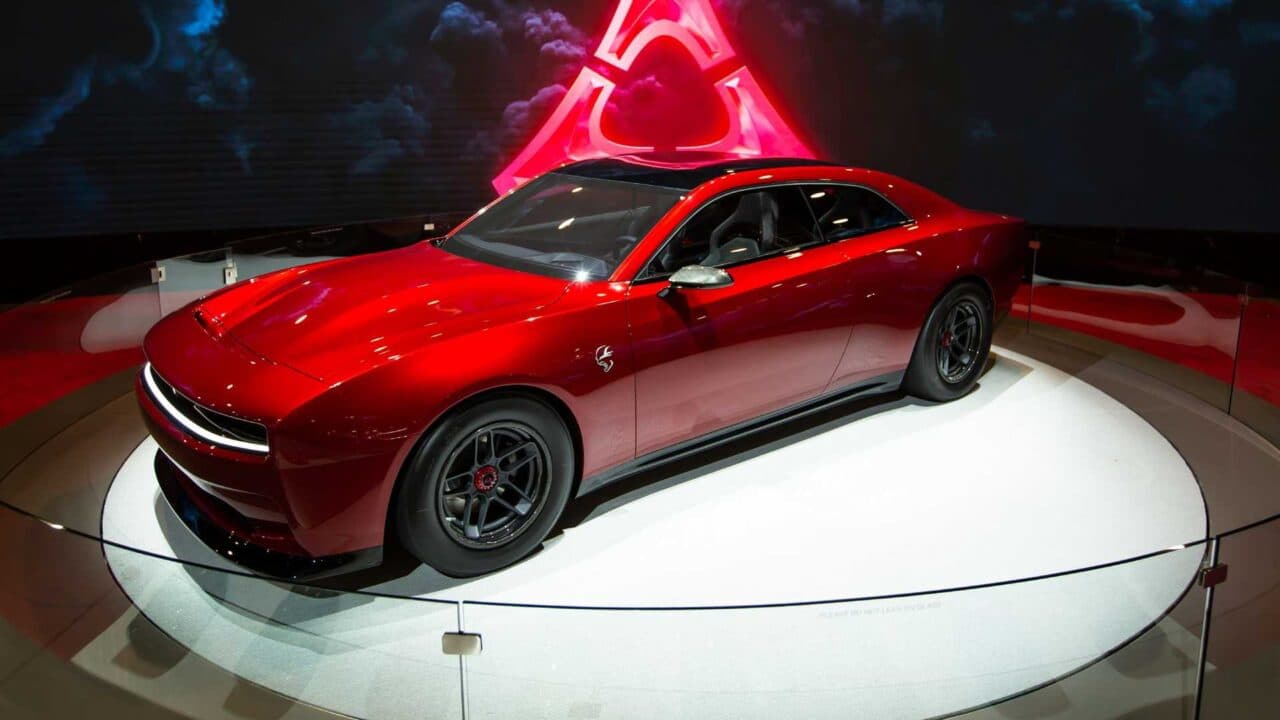 Cover Image for Dodge Charger Daytona SRT: neun verschiedene Elektro-Antriebsvarianten