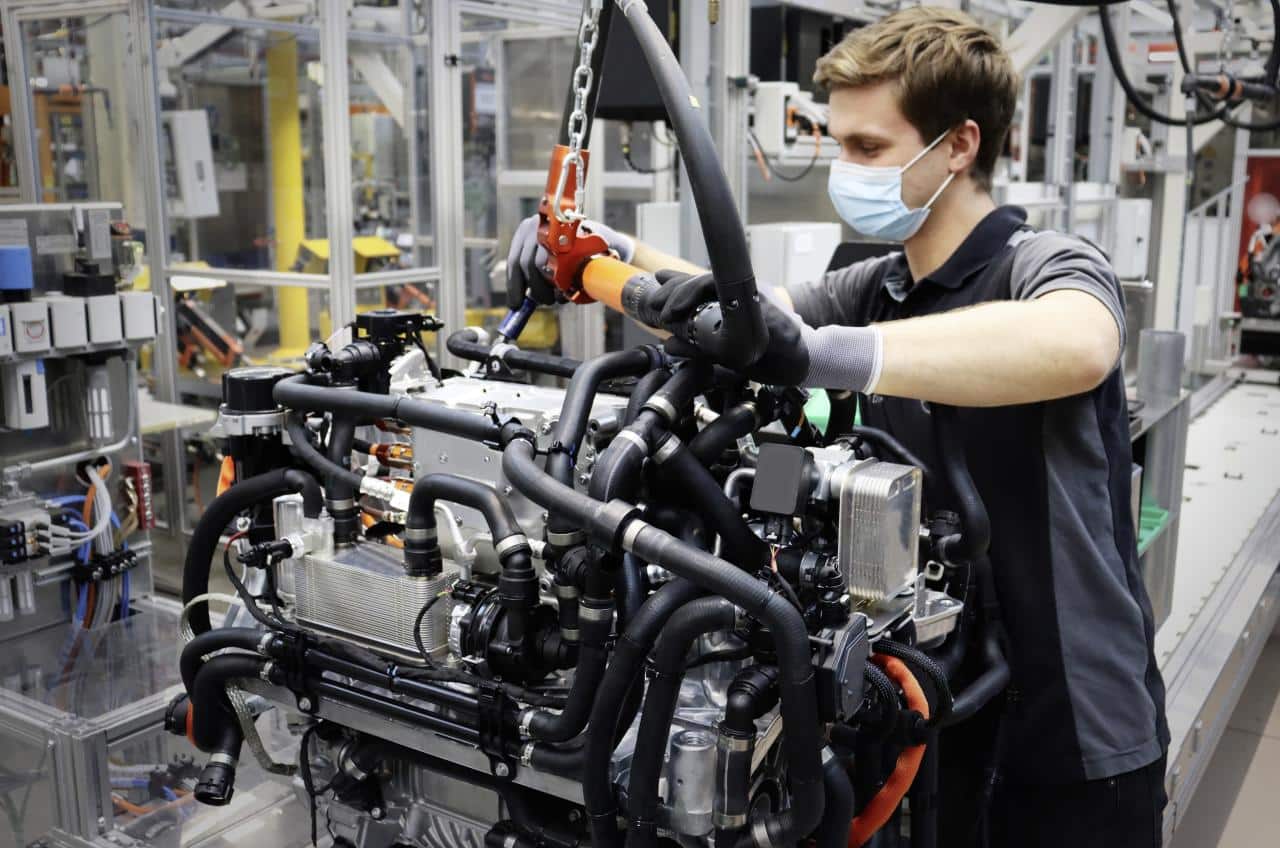 Cover Image for Mercedes-Benz: Standorte zur Produktion E-Antriebssysteme stehen