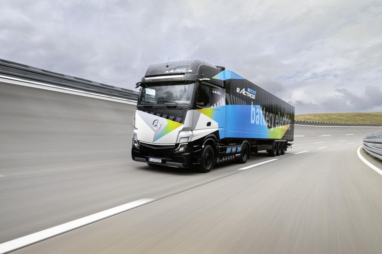 Cover Image for Dachser bestellt 50 Elektro-Lkw für die Langstrecke bei Mercedes-Benz