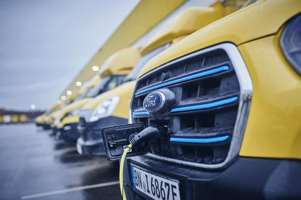 Cover Image for Deutsche Post DHL flottet mehr als 2.000 Ford E-Transporter ein