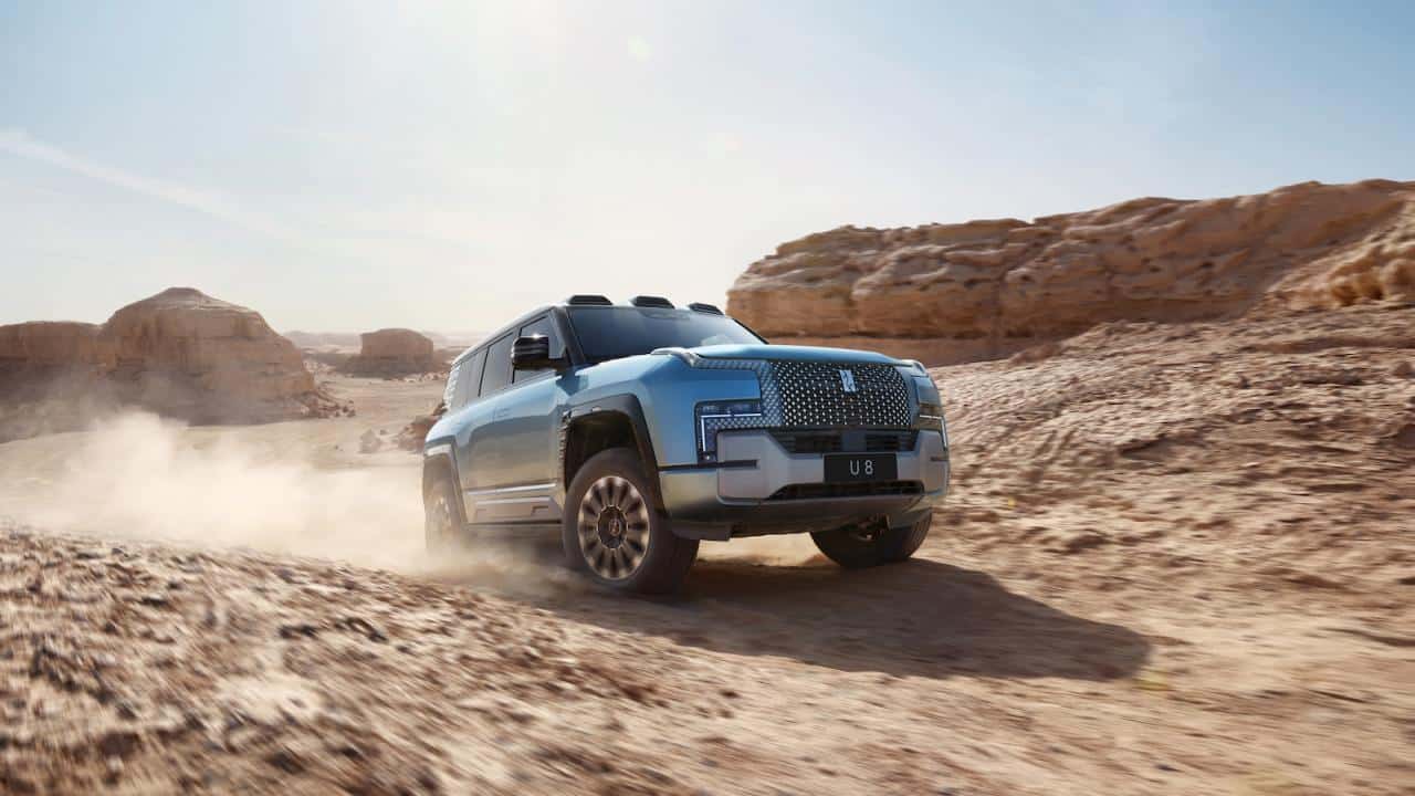 Cover Image for BYD Luxusmarke Yangwang lässt E-SUV und E-Supersportwagen vorfahren