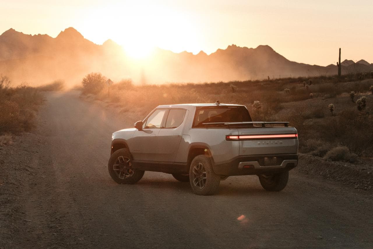 Cover Image for Rivian kommt bei der E-Auto-Produktion ins Rollen